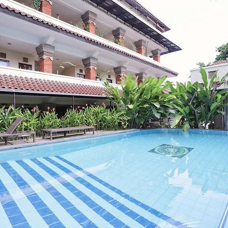 فندق Reddoorz @ Legian Street كوتا المظهر الخارجي الصورة