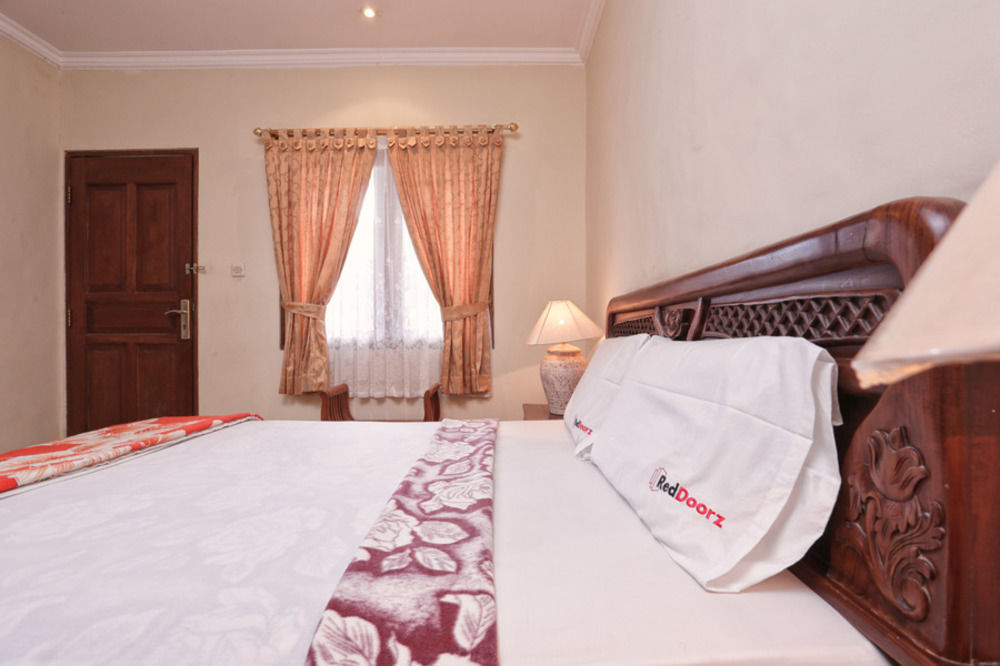 فندق Reddoorz @ Legian Street كوتا المظهر الخارجي الصورة